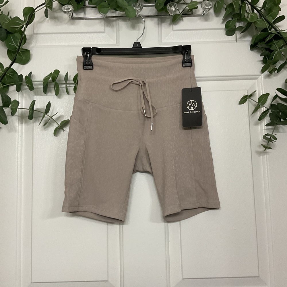 High-Waist Ribbed Bike Shorts in Taupe - Picture 5 of 8
